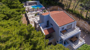Apartments with a swimming pool Brela, Makarska - 19345, Brela